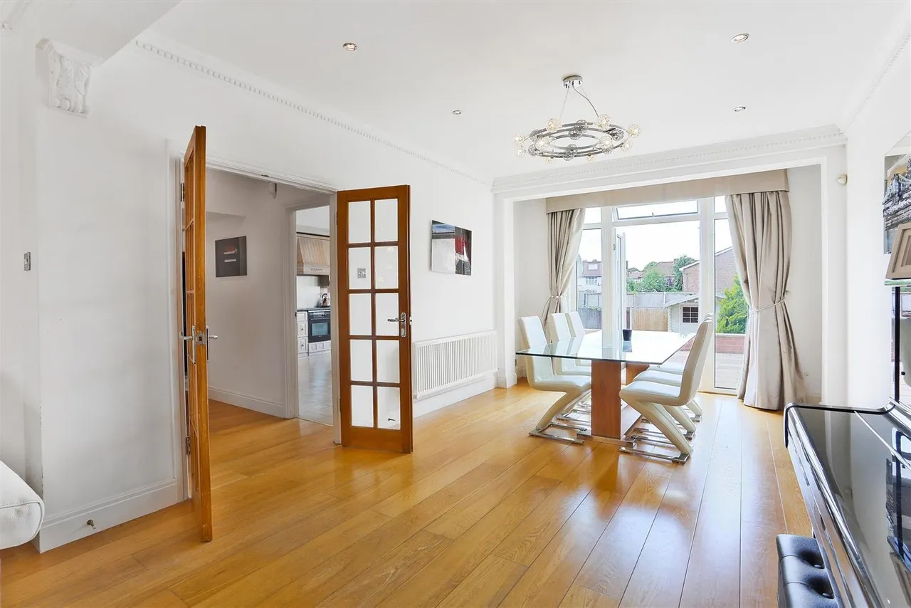Elm Way, Worcester Park, KT4 8LT, photo 8