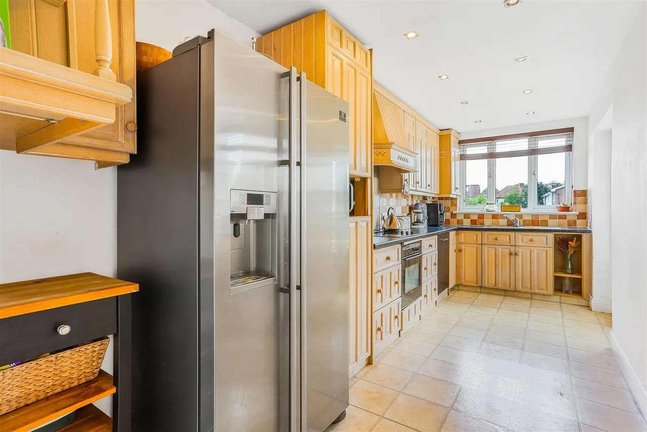 Elm Way, Worcester Park, KT4 8LT, photo 12