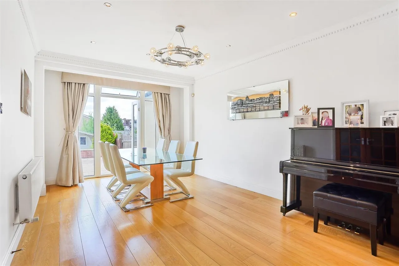 Elm Way, Worcester Park, KT4 8LT, photo 10