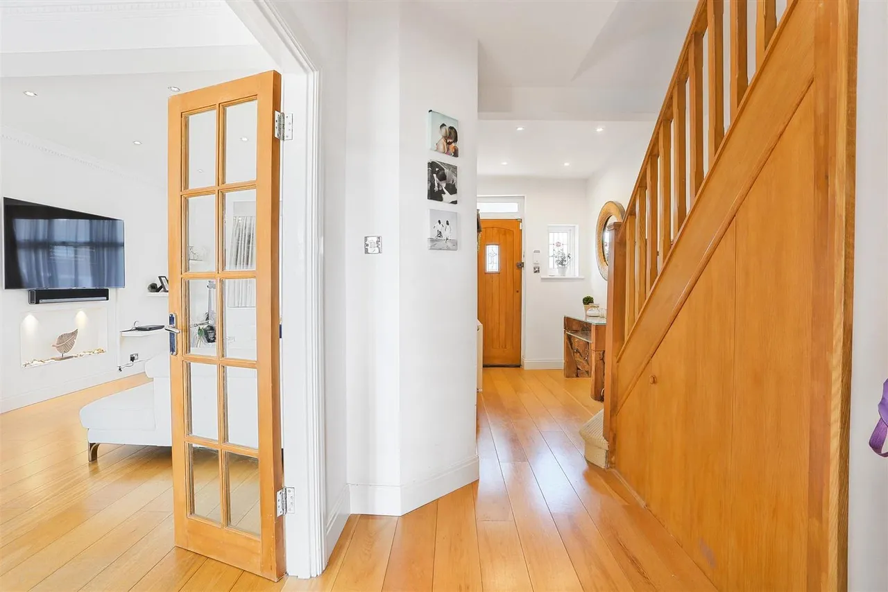Elm Way, Worcester Park, KT4 8LT, photo 7