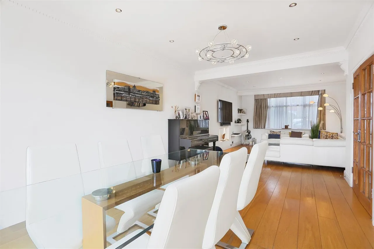 Elm Way, Worcester Park, KT4 8LT, photo 11