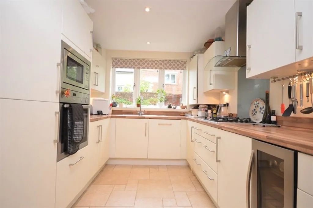 School Lane, Lymington, photo 4