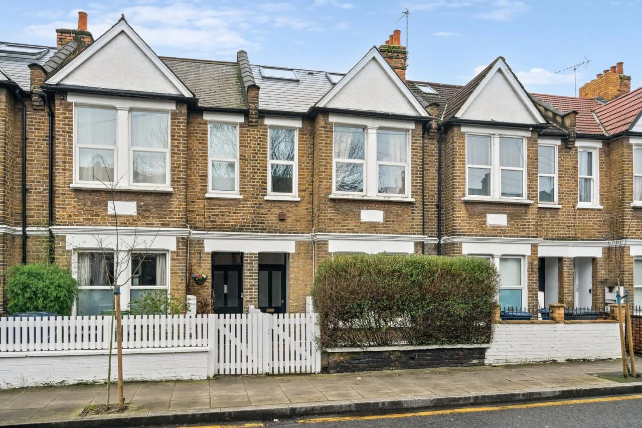 2 bed flat for sale, Southfield Road, London, W4