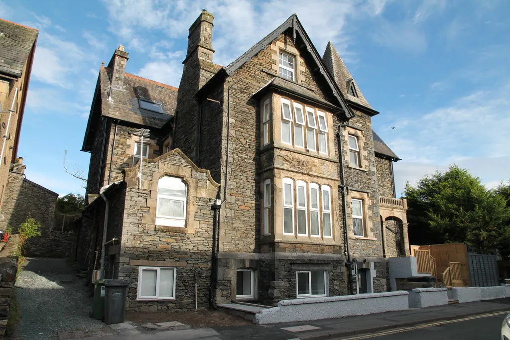 3 bed flat for sale, Oak Street, Windermere, LA23