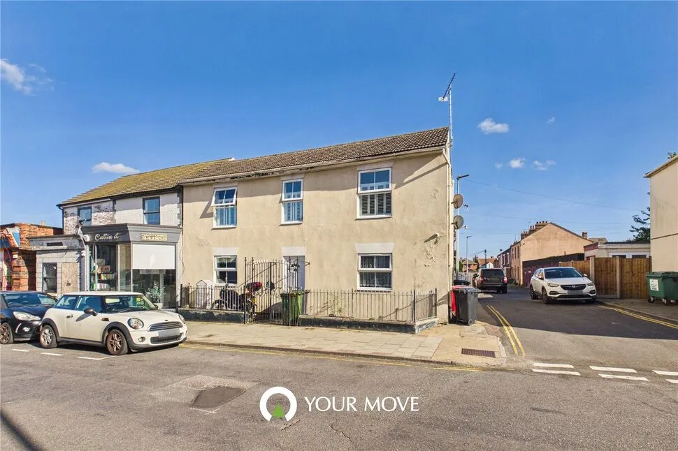 2 bed flat for sale, Bells Road, Gorleston, NR31