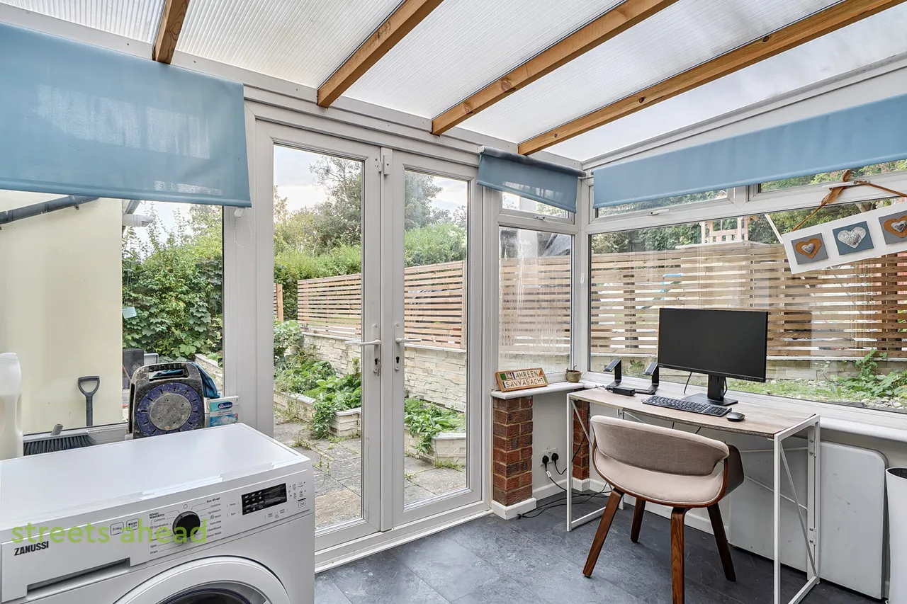 The Grove, Coulsdon, CR5, photo 10