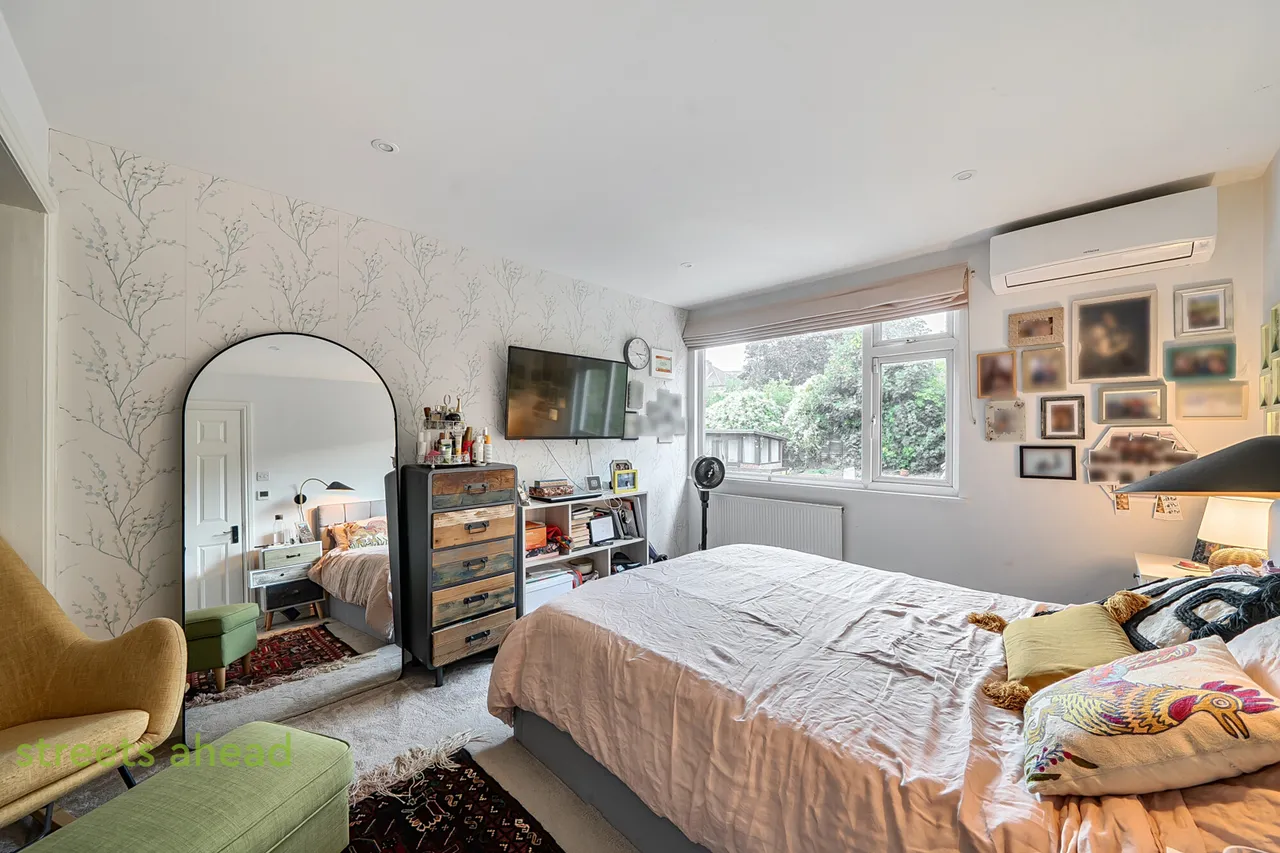 The Grove, Coulsdon, CR5, photo 16