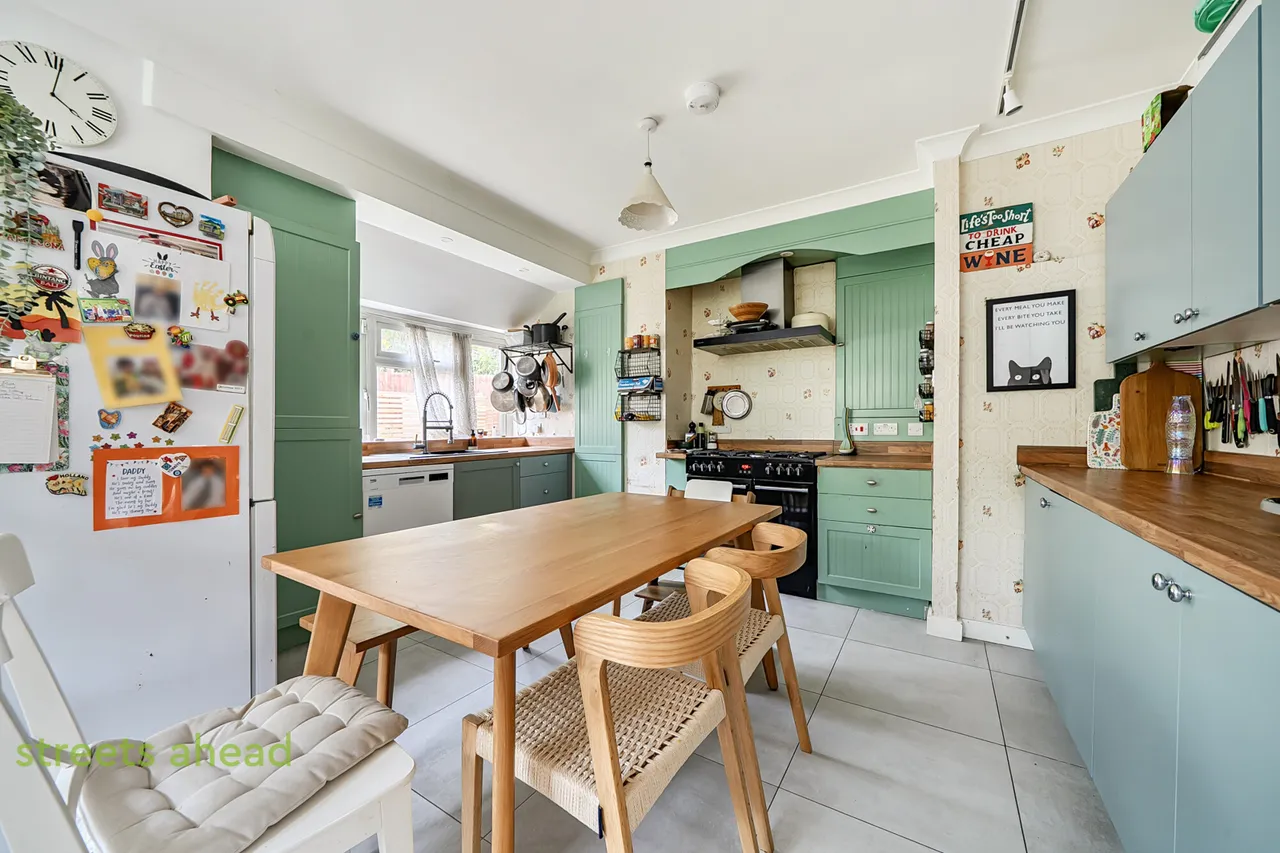 The Grove, Coulsdon, CR5, photo 6