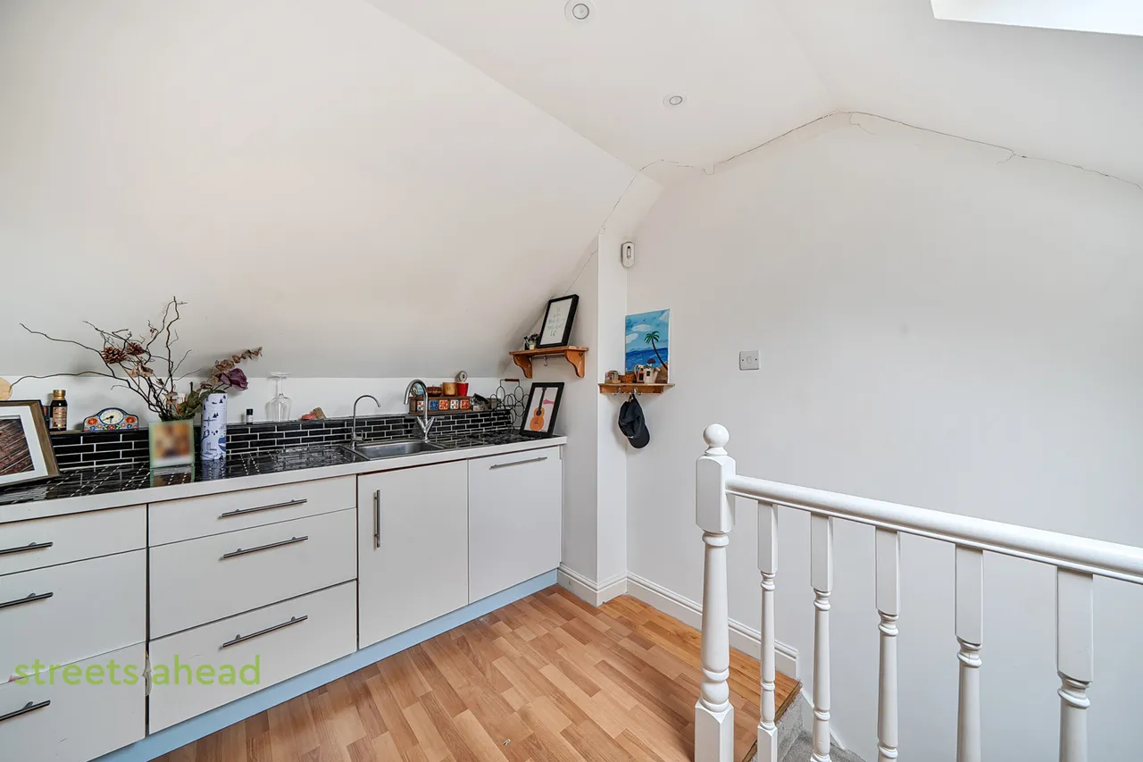 The Grove, Coulsdon, CR5, photo 15