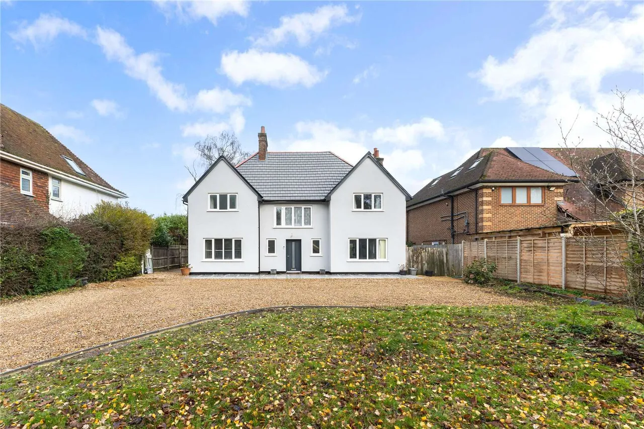 4 bed house for sale — London Road, Luton, Bedfordshire, LU1 3RJ