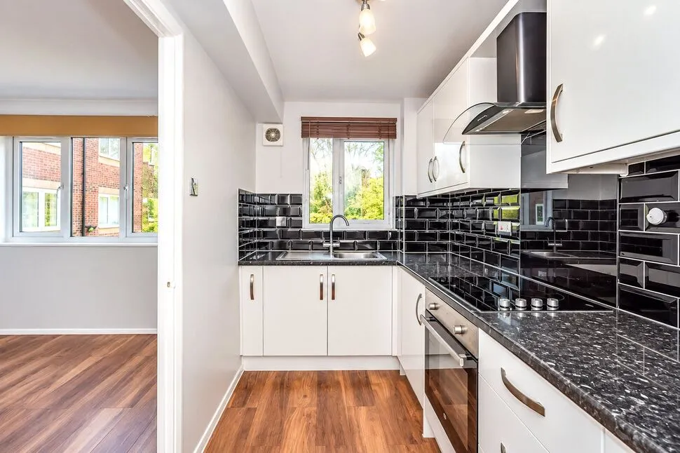 Bernard Ashley Drive, London, SE7, photo 6