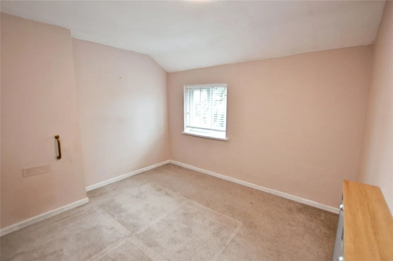 Middleton Park Avenue, Leeds, LS10, photo 13