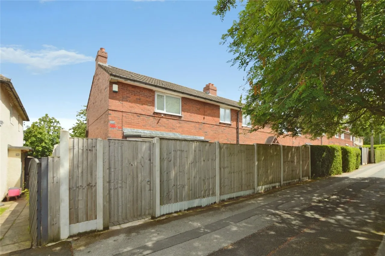 Middleton Park Avenue, Leeds, LS10, photo 19