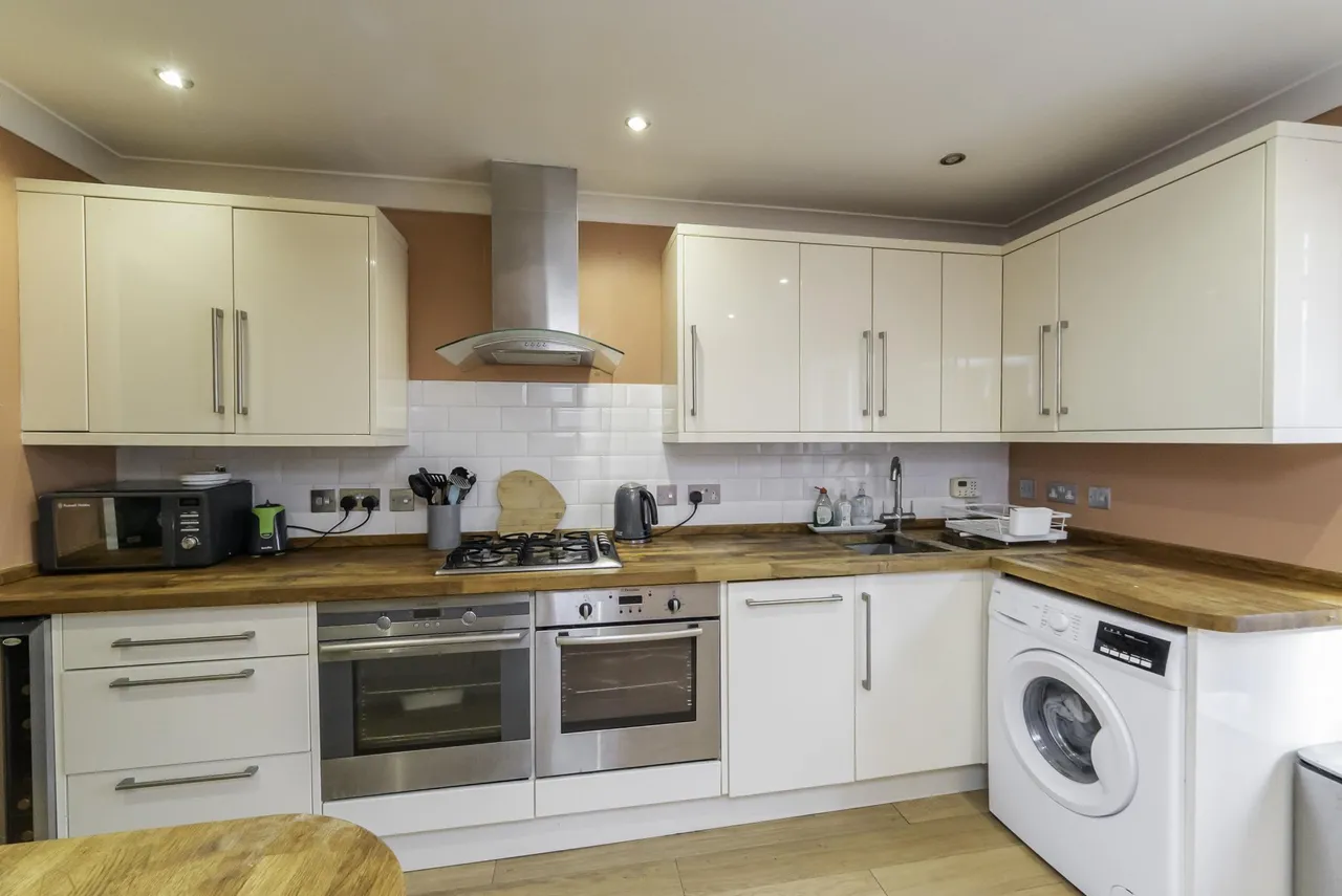 Gaveller Road, Swindon, SN25, photo 10