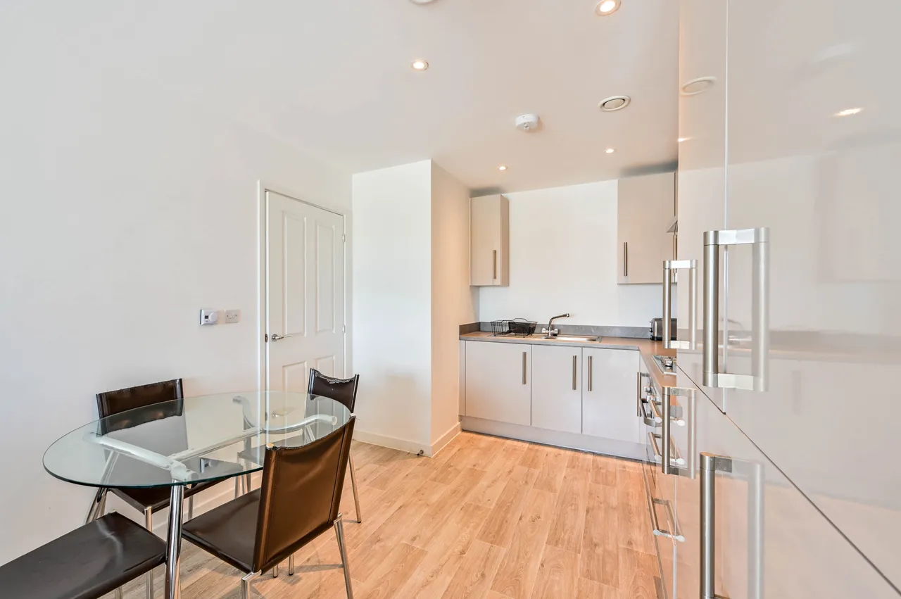 53 Austen House (25%), Station View, Guildford, photo 10