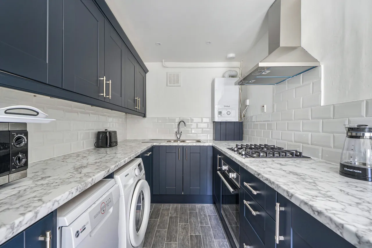 1 bed flat for sale — 6 Berry Lane, London