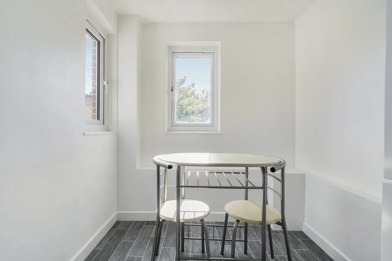 6 Berry Lane, London, photo 10