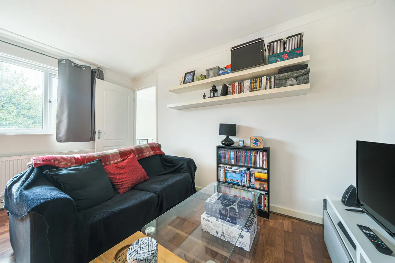 6 Berry Lane, London, photo 12