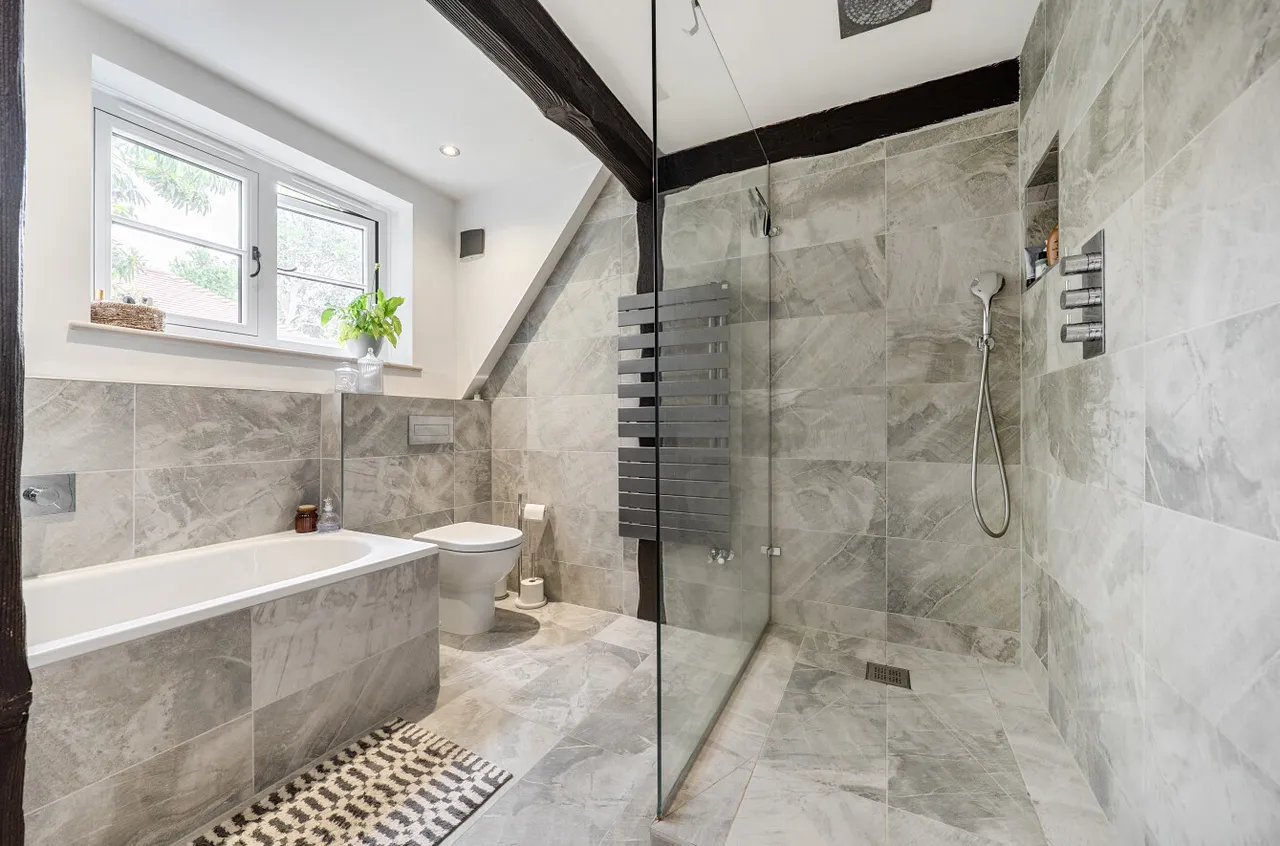 Upper Verran Road, Camberley, Surrey, GU15 2JL, photo 17