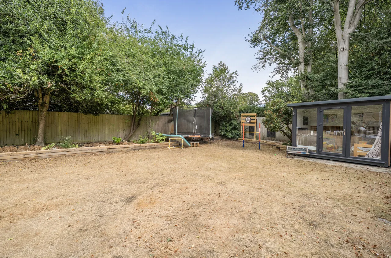 Upper Verran Road, Camberley, Surrey, GU15 2JL, photo 21