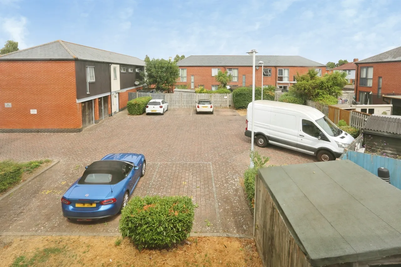 James Road, Gosport, PO13, photo 10