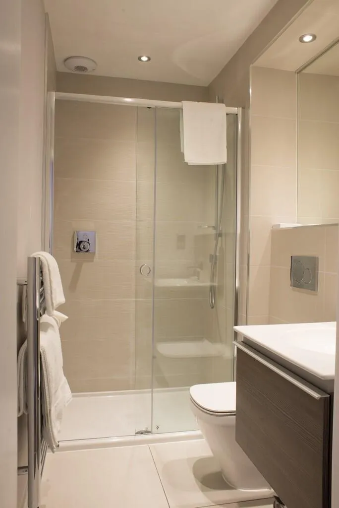 The Avenue, Alderley Edge, SK9, photo 12