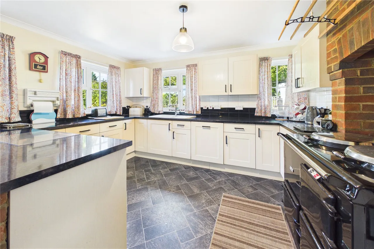 Elm Road, Sherborne St. John, RG24, photo 5