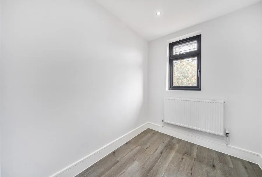 Gaston Road, Mitcham, CR4, photo 21