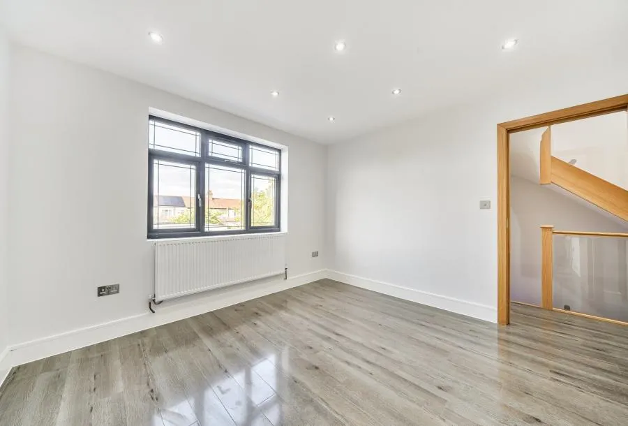 Gaston Road, Mitcham, CR4, photo 16