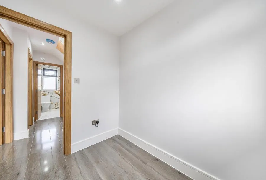 Gaston Road, Mitcham, CR4, photo 20