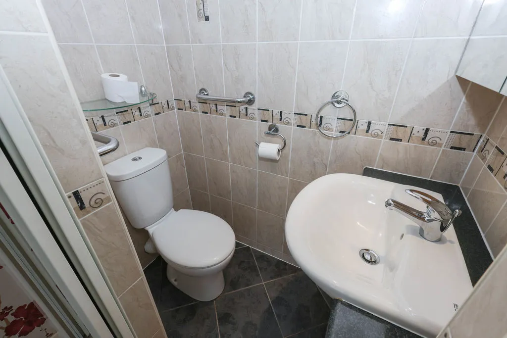 Shawclough Way, Rochdale OL12 7HF, photo 14