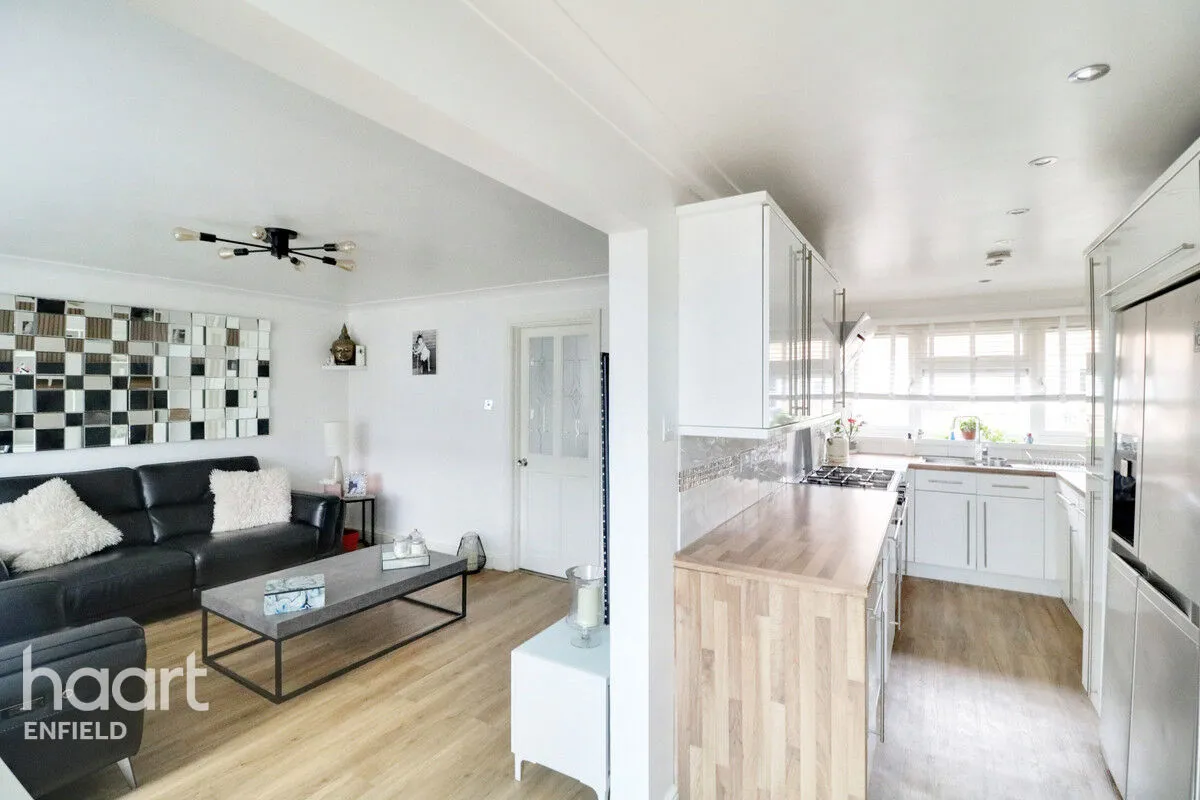 Theydon Court, Waltham abbey, EN9, photo 2