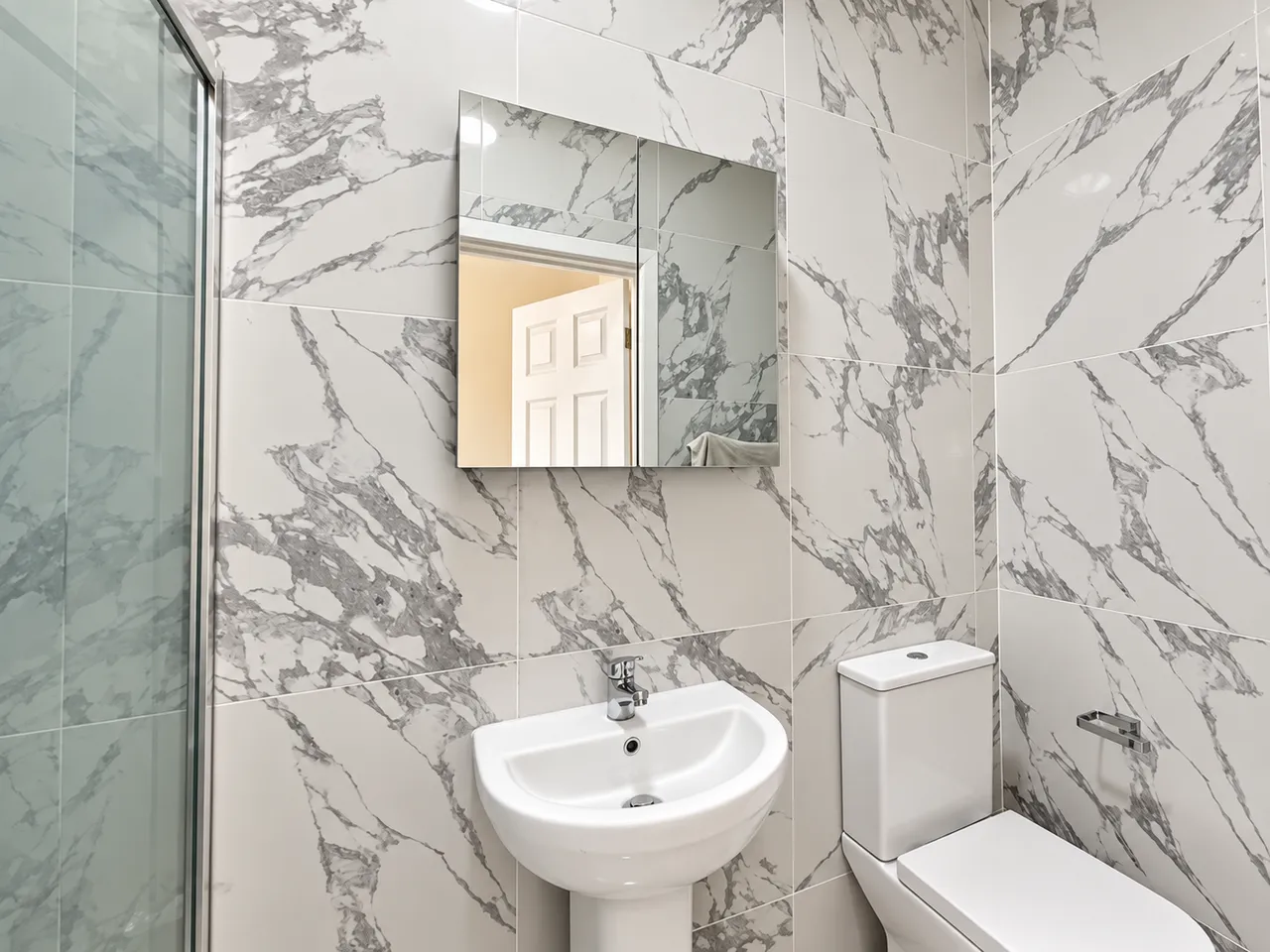 Gold Lane, Edgware, HA8, photo 3