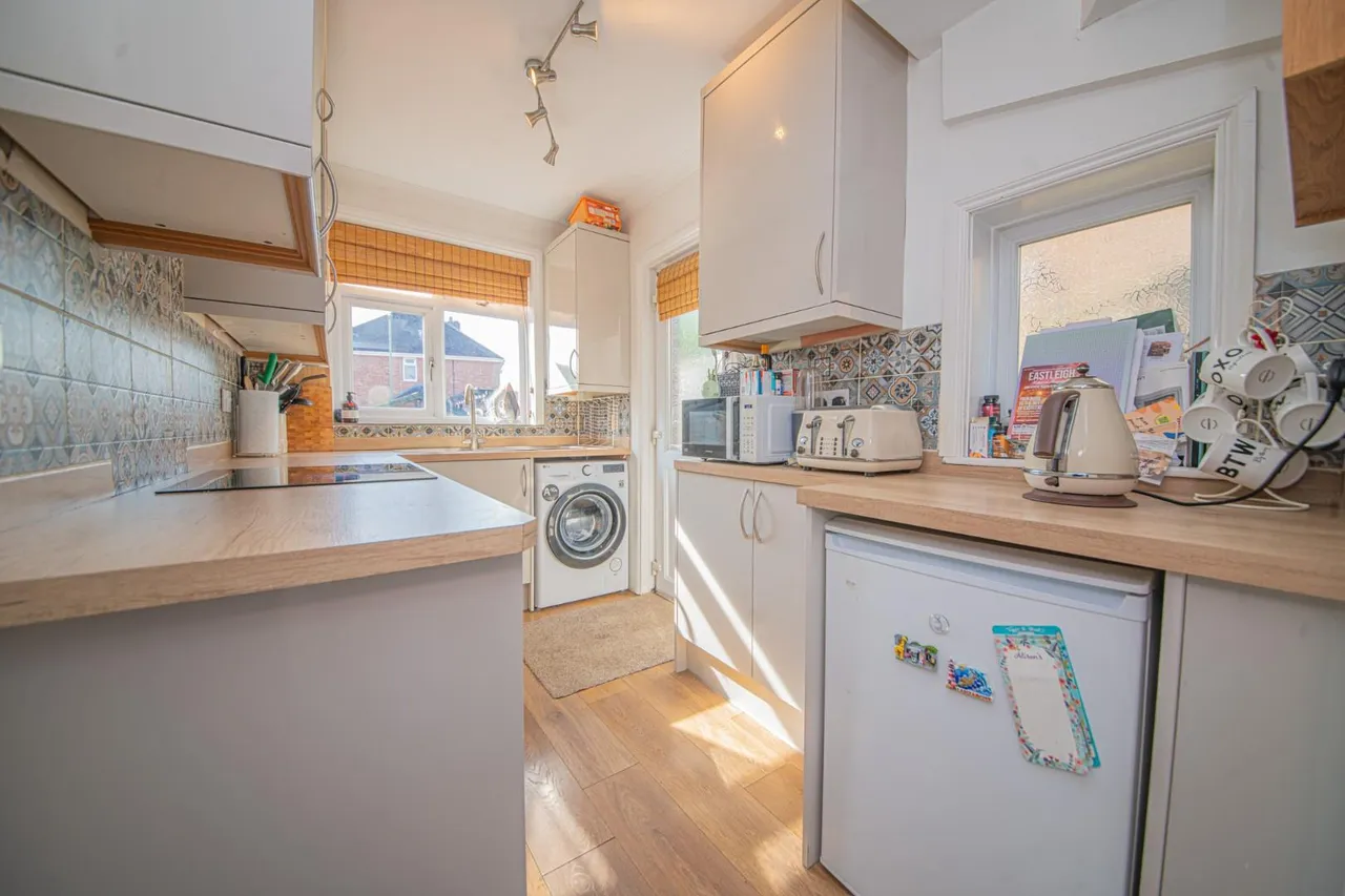 Brookwood Avenue, Eastleigh, SO50 9EN, photo 6