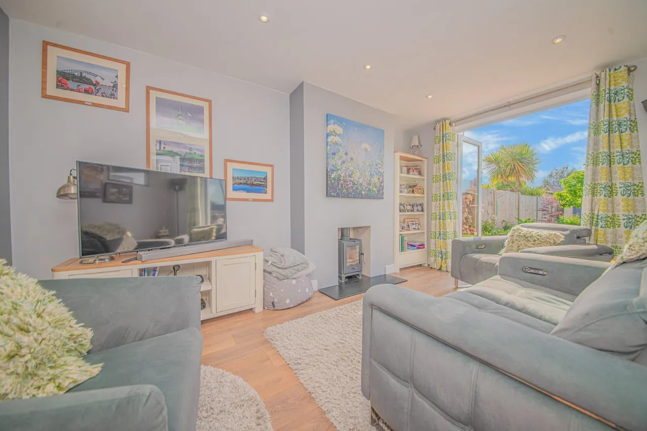 Brookwood Avenue, Eastleigh, SO50 9EN, photo 2