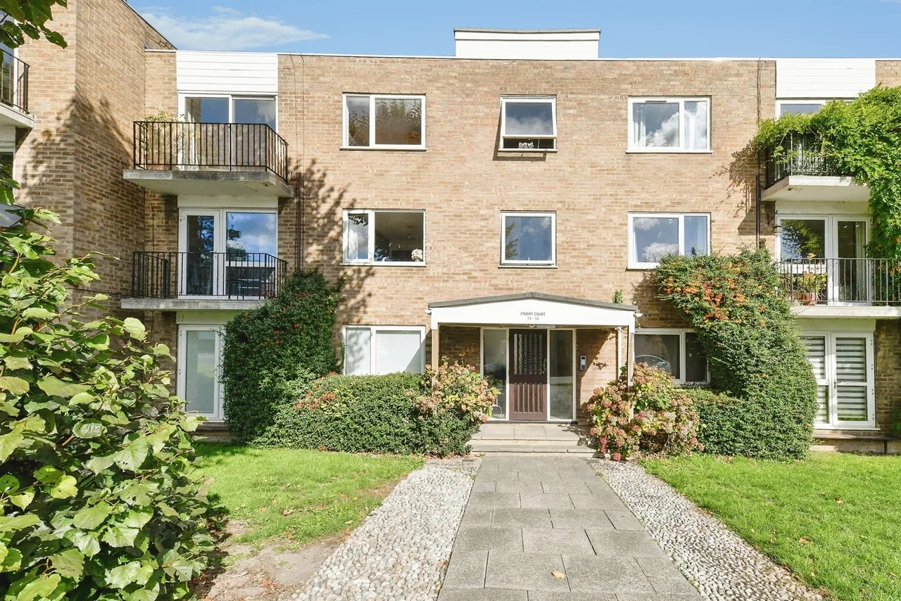 Priory Court, Hitchin, SG4, photo 17