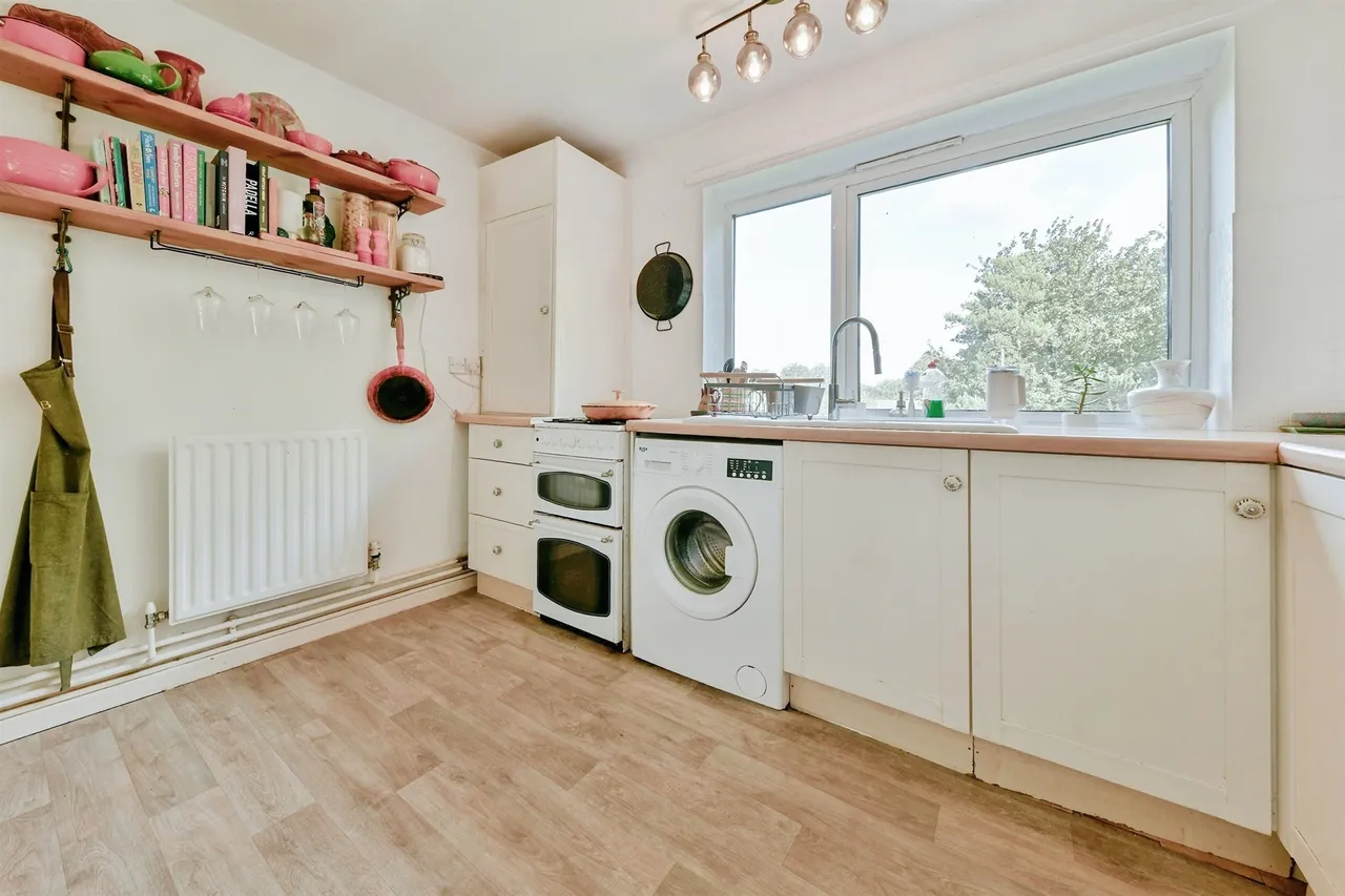Priory Court, Hitchin, SG4, photo 10