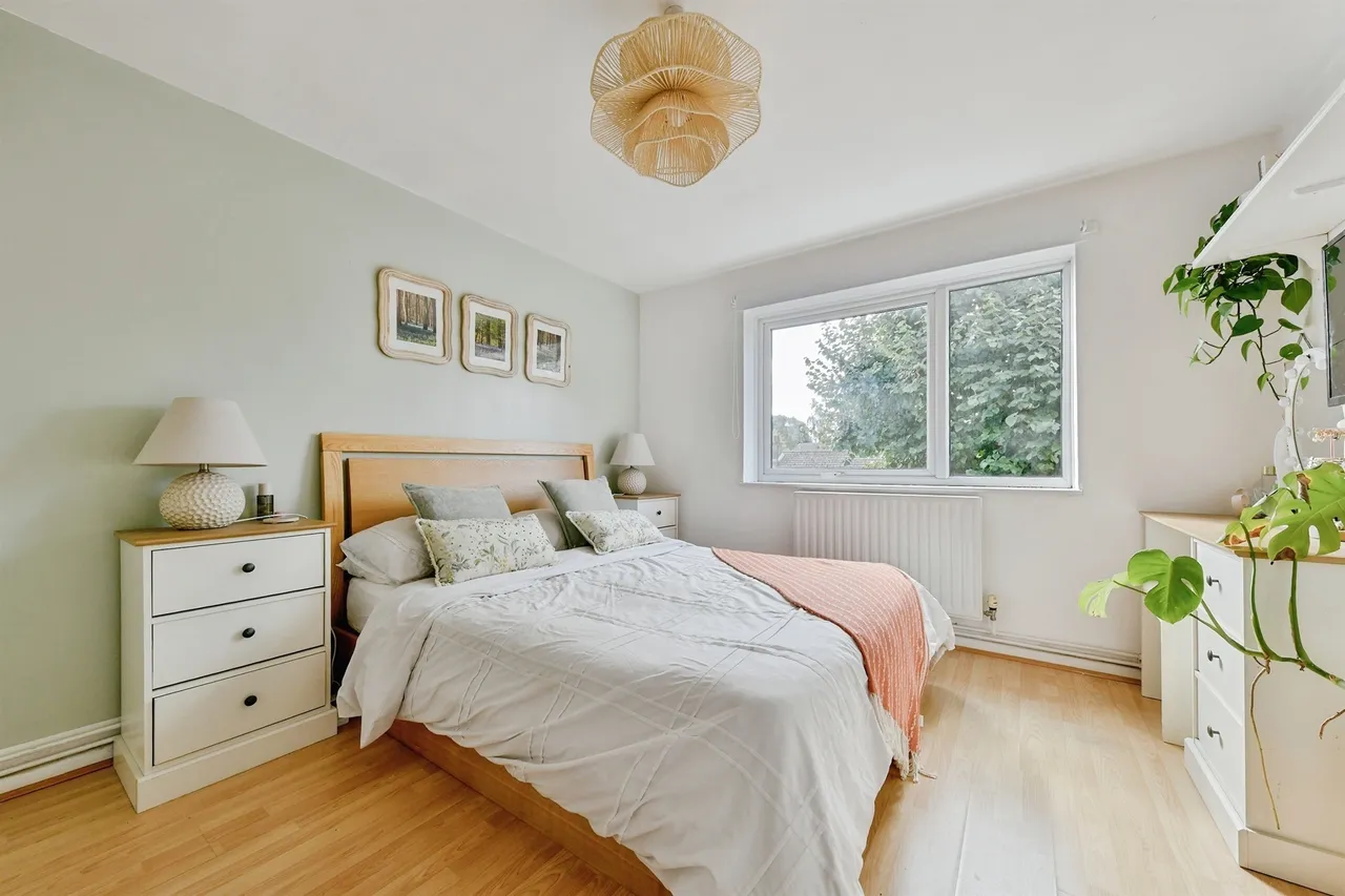 Priory Court, Hitchin, SG4, photo 11