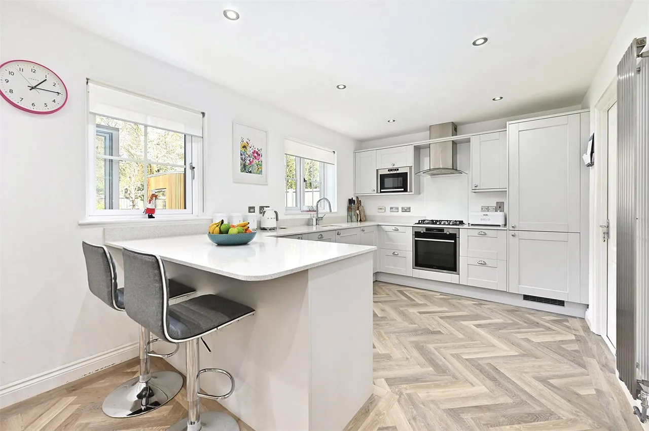 Danvers Drive, Church Crookham, Fleet, Hampshire, GU52 0ZD, photo 3