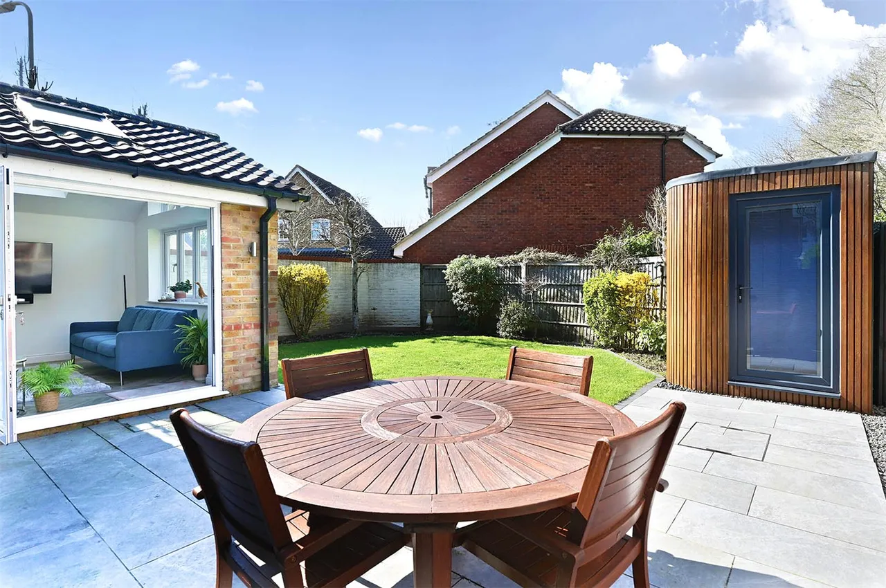 Danvers Drive, Church Crookham, Fleet, Hampshire, GU52 0ZD, photo 9