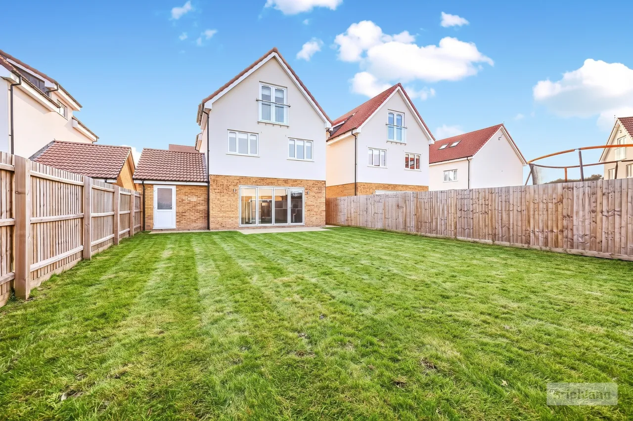 Osprey Place, March, PE15, photo 12