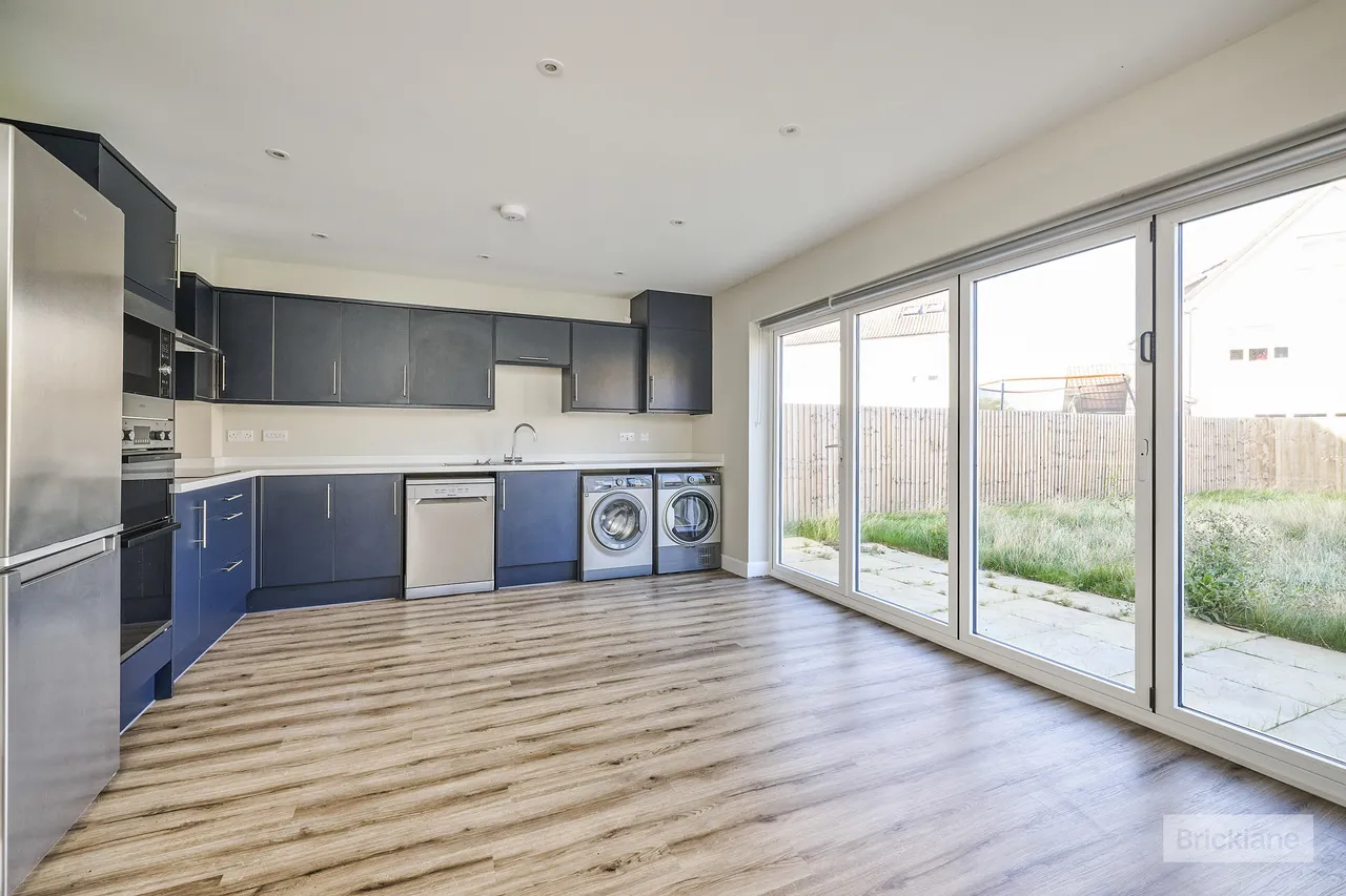 Osprey Place, March, PE15, photo 2