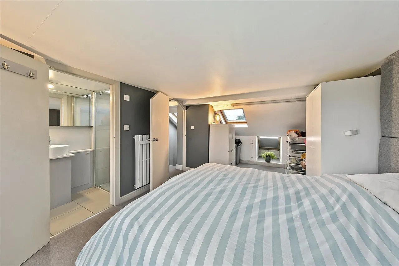 Elizabeth Gardens, Sunbury On Thames, TW16, photo 11