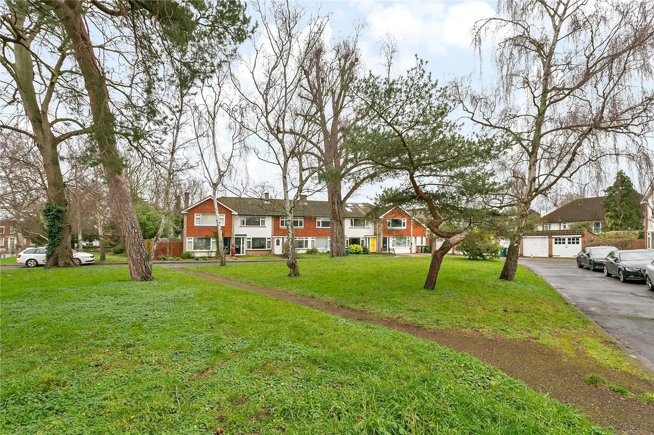 Elizabeth Gardens, Sunbury On Thames, TW16, photo 19