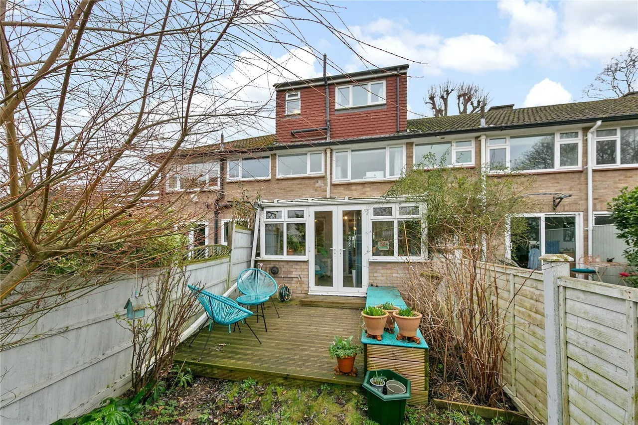 Elizabeth Gardens, Sunbury On Thames, TW16, photo 17