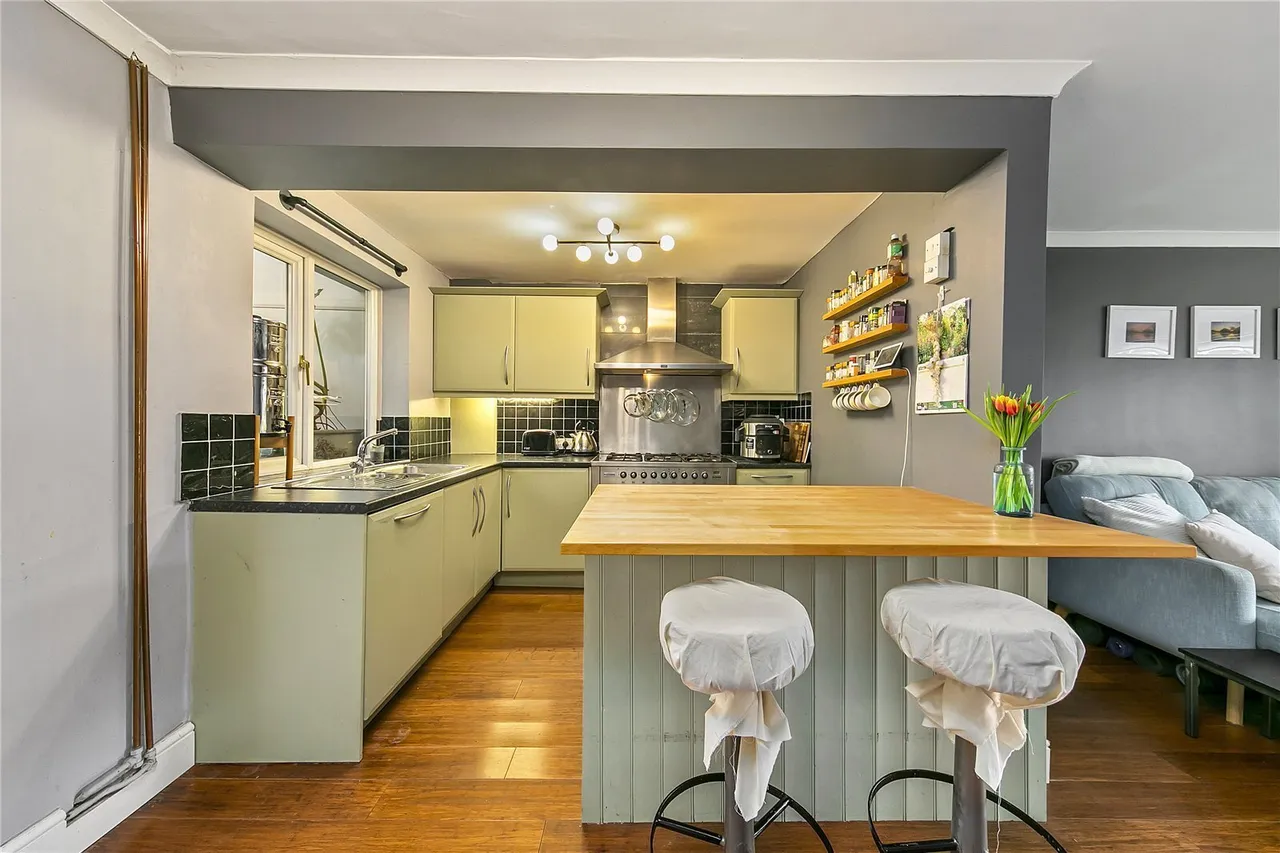 Elizabeth Gardens, Sunbury On Thames, TW16, photo 5