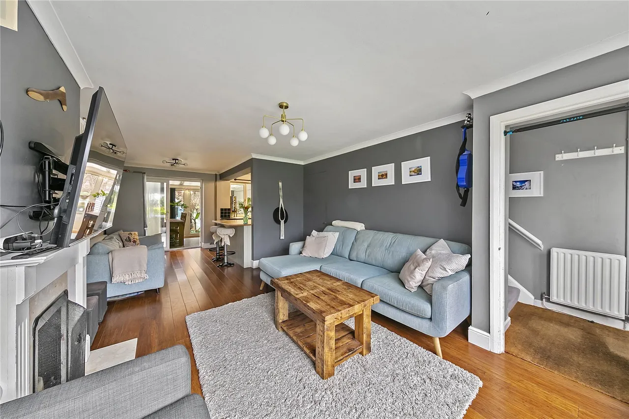 Elizabeth Gardens, Sunbury On Thames, TW16, photo 7