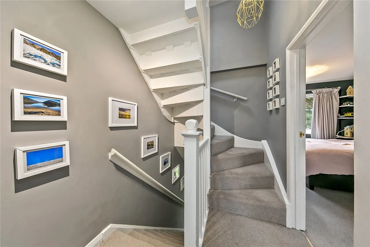 Elizabeth Gardens, Sunbury On Thames, TW16, photo 8