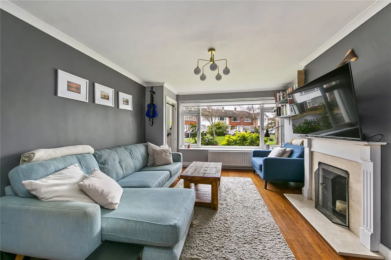 Elizabeth Gardens, Sunbury On Thames, TW16, photo 2