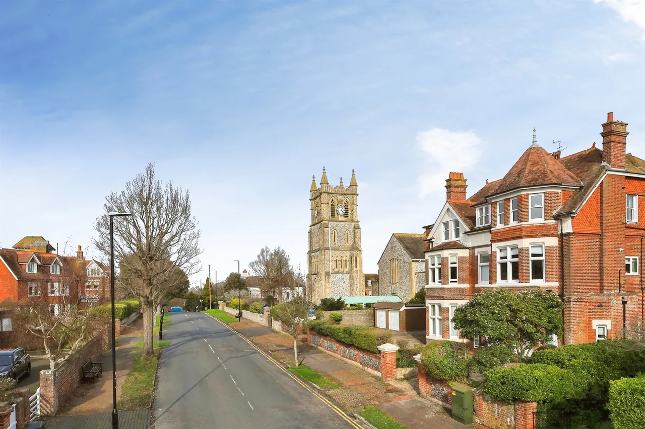 Staveley Road, Eastbourne, BN20, photo 15